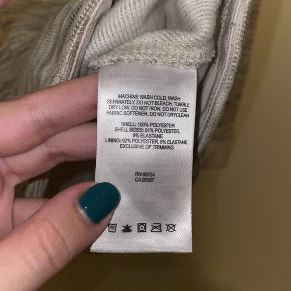 Columbia Tan and Cream Quarter Zip Sweater Pullover Size Small - Picture 8 of 8